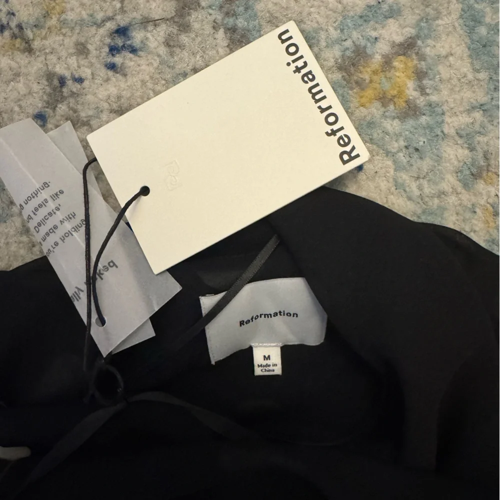 NWT Reformation Black and White Polka dot Jonelle Silk Dress size M - Picture 4 of 4